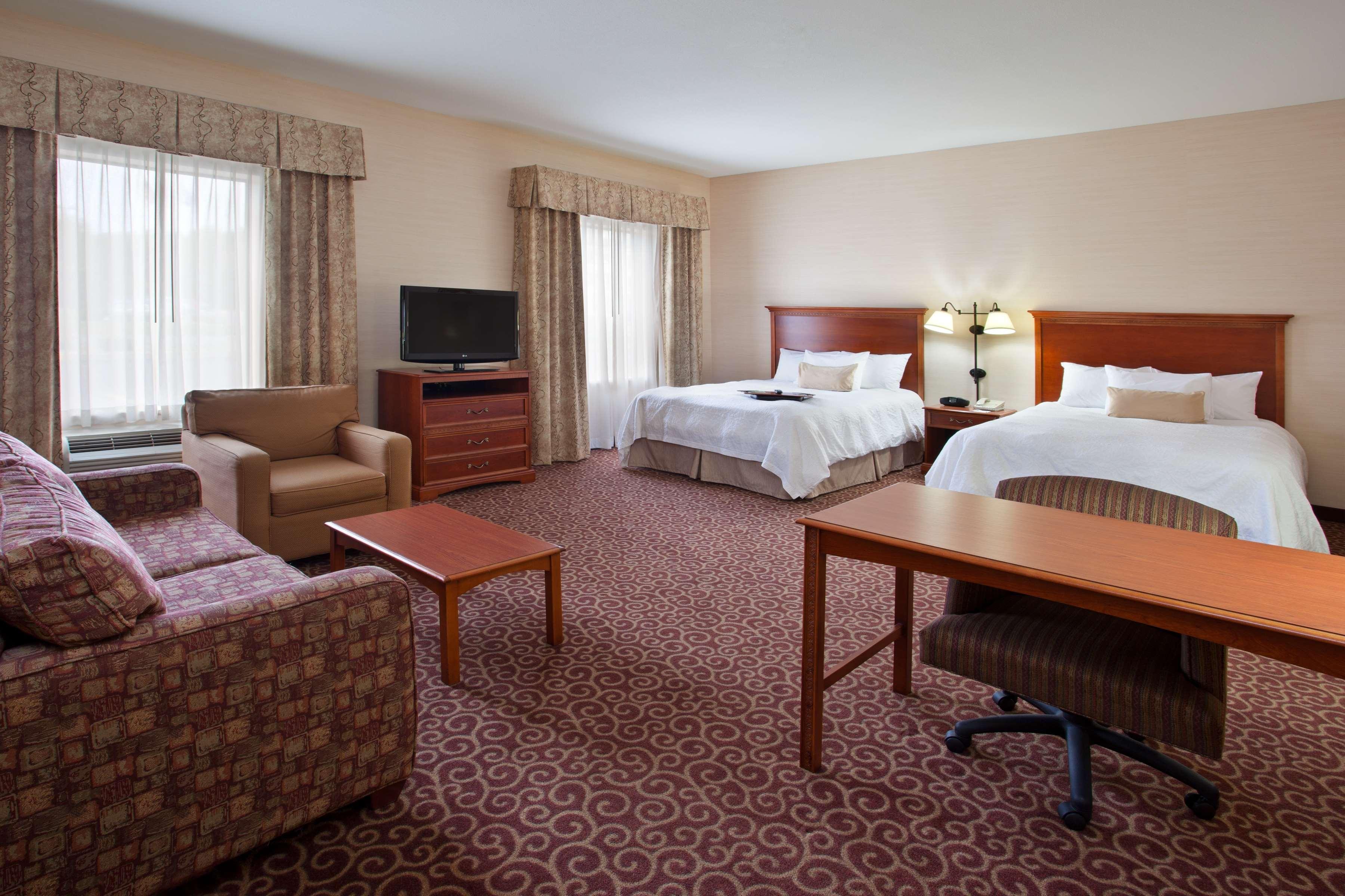 Hampton Inn & Suites Grove City Room photo
