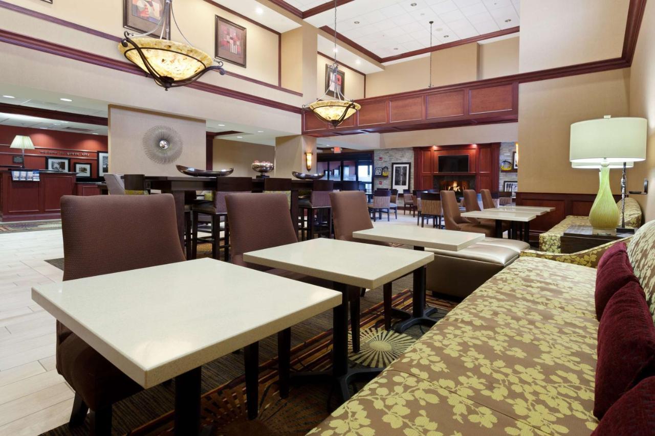 Hampton Inn & Suites Grove City Exterior photo