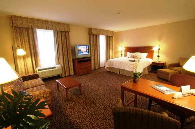 Hampton Inn & Suites Grove City Room photo